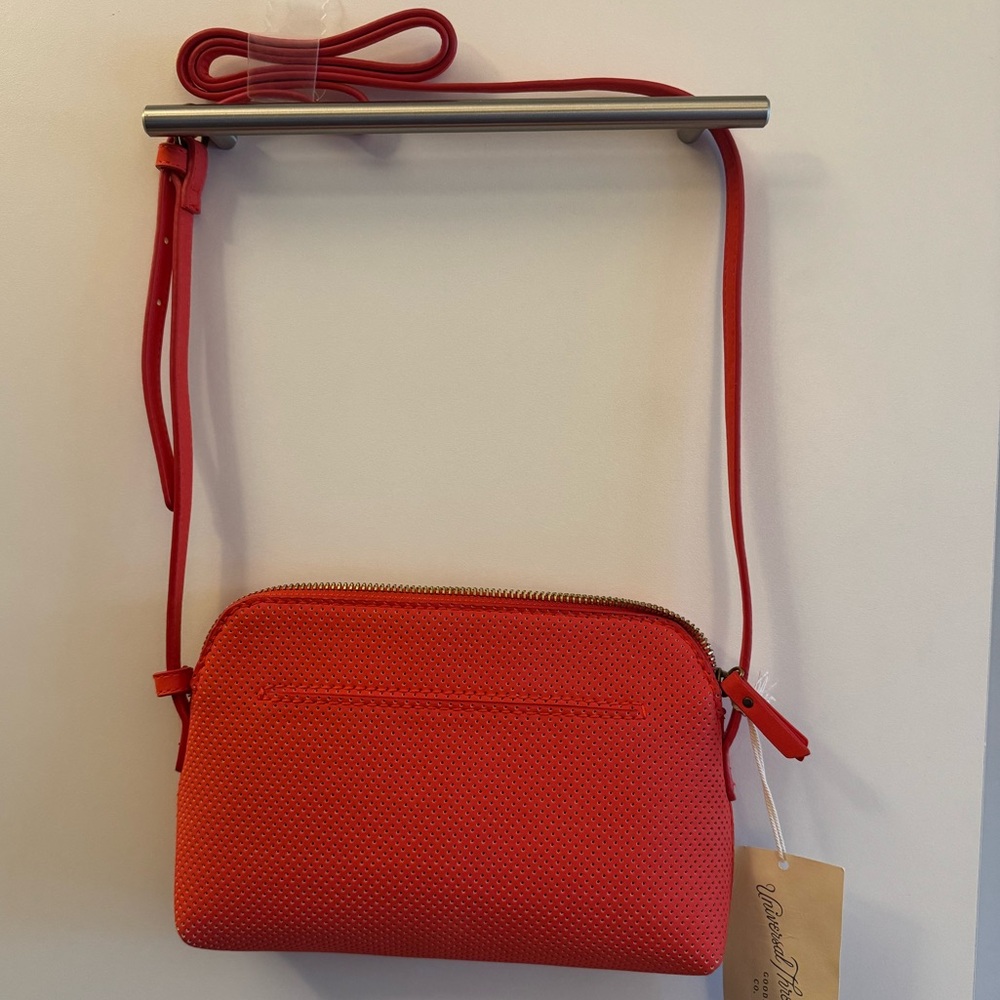 NWT ~ Universal Thread Addison Crossbody Bag / Orange Red Color - Picture 4 of 13